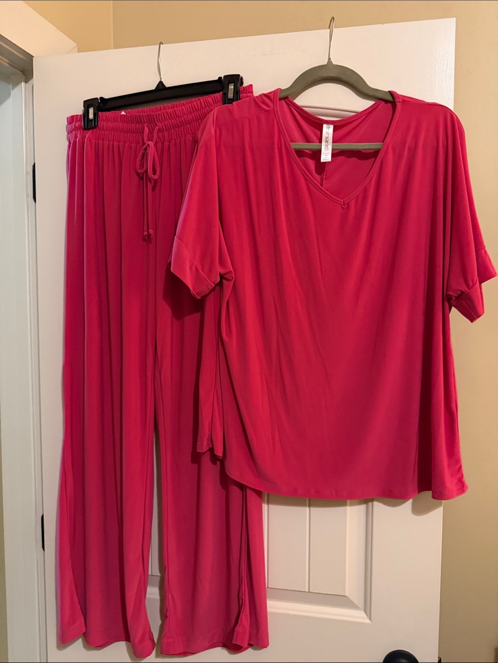 Women's Hot Pink V-Neck Lounge Top & Drawstring Wide-Leg Pants